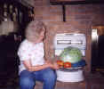Jean 12lb cabbage.jpg (39398 bytes)